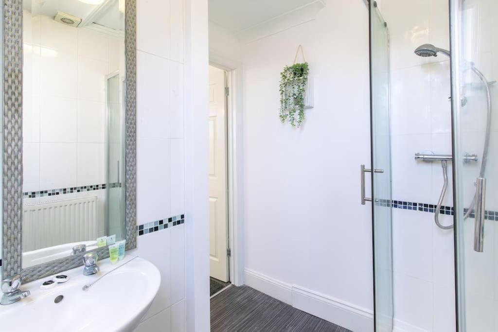 Open Mind Property - Ensuite Studio In Southsea Портцмаус Экстерьер фото